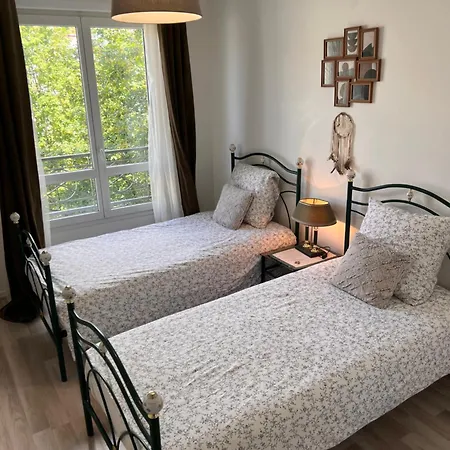 Appt A 10 Min De Paris, 15 Min A Pied Du Sdf Apartment *